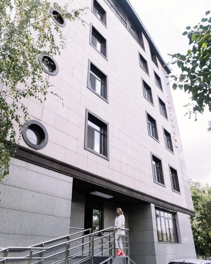 7 Days Hotel Almatý Exterior foto